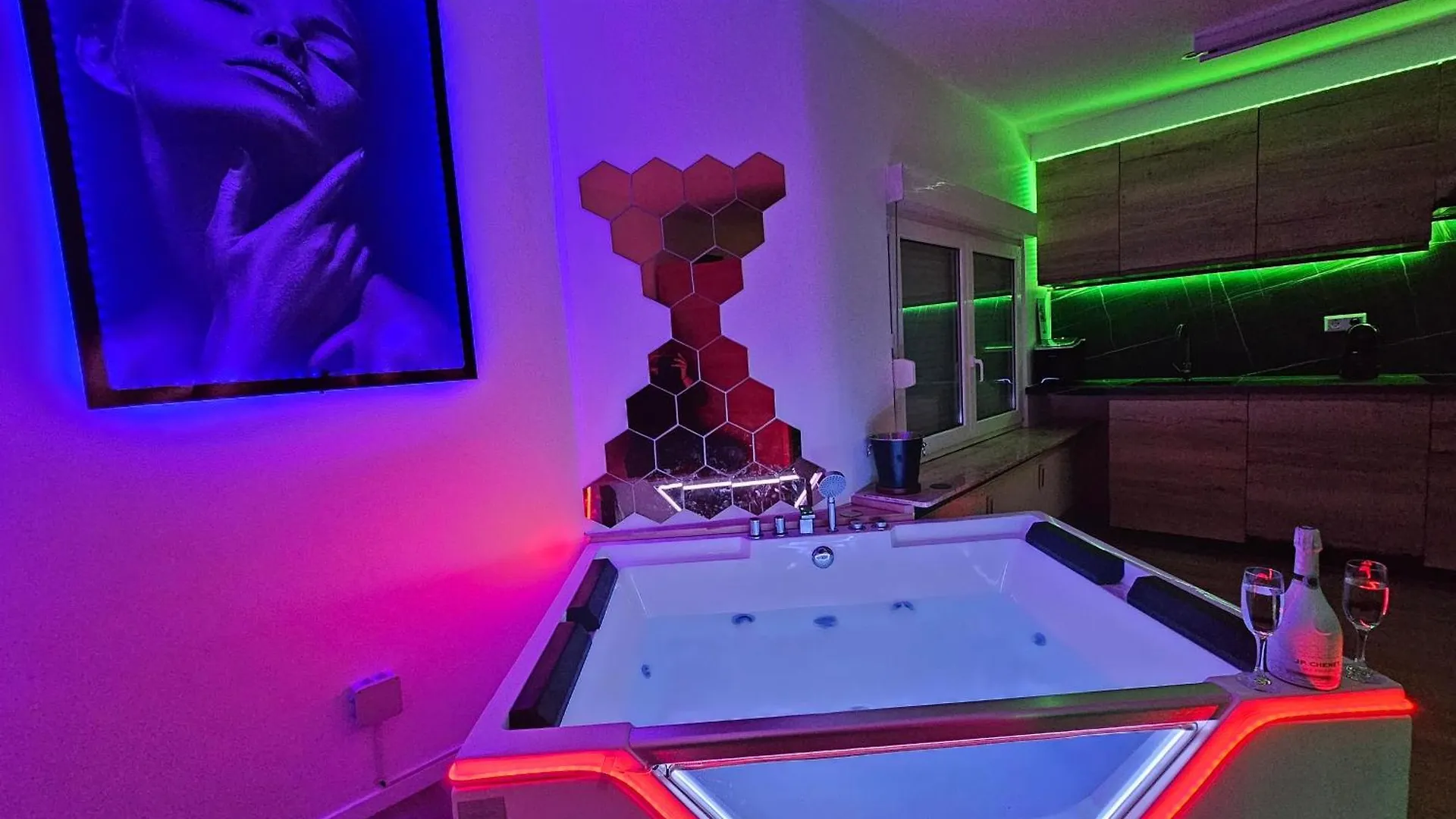 Suite Spa, Jacuzzi & Sauna Differdange Apartment
