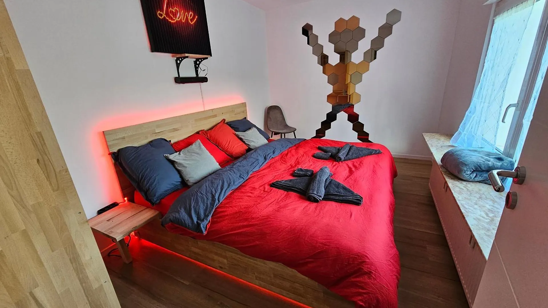 Suite Spa, Jacuzzi & Sauna Differdange